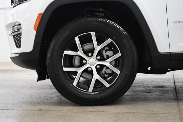 new 2025 Jeep Grand Cherokee car, priced at $44,895