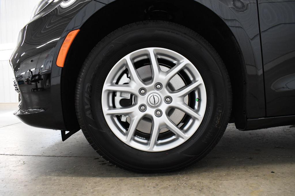 new 2026 Chrysler Pacifica car, priced at $44,575