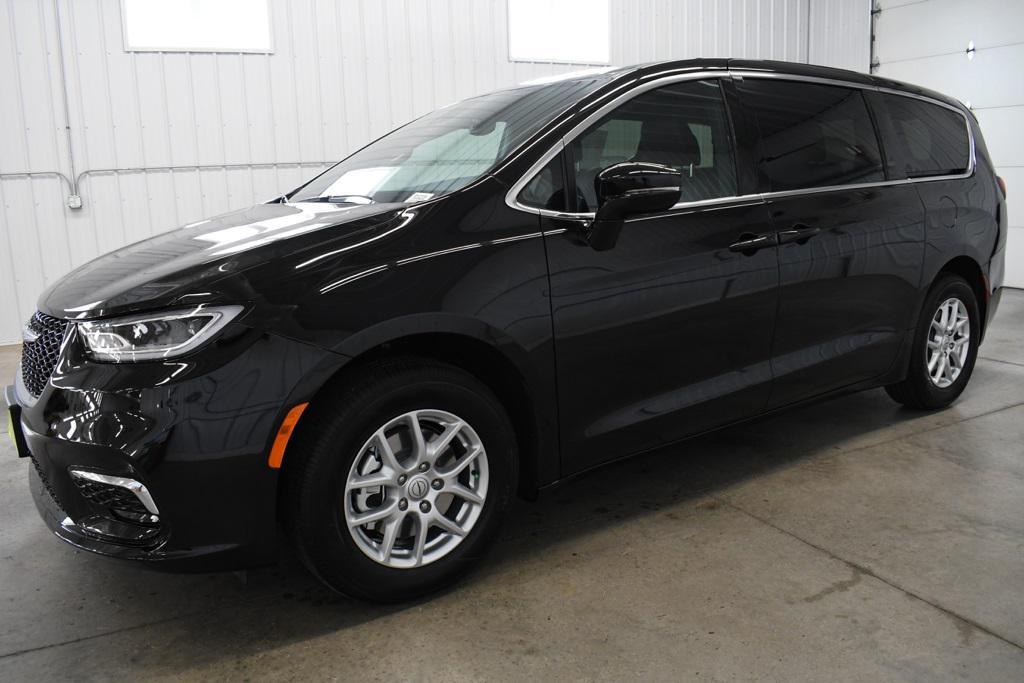 new 2026 Chrysler Pacifica car, priced at $44,575
