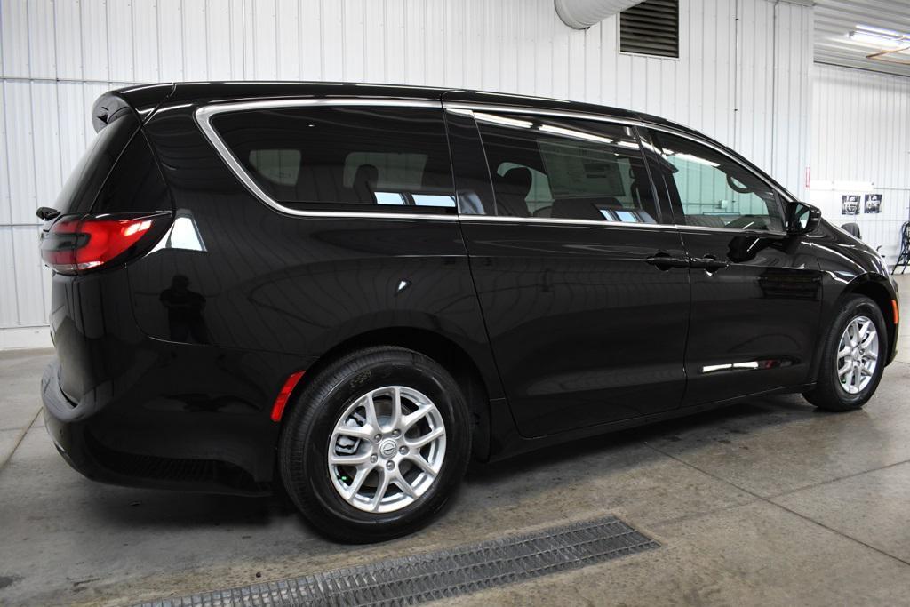 new 2026 Chrysler Pacifica car, priced at $44,575