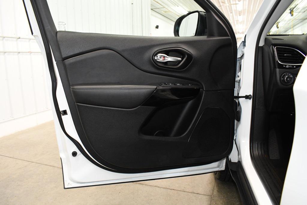 used 2023 Jeep Cherokee car, priced at $22,880