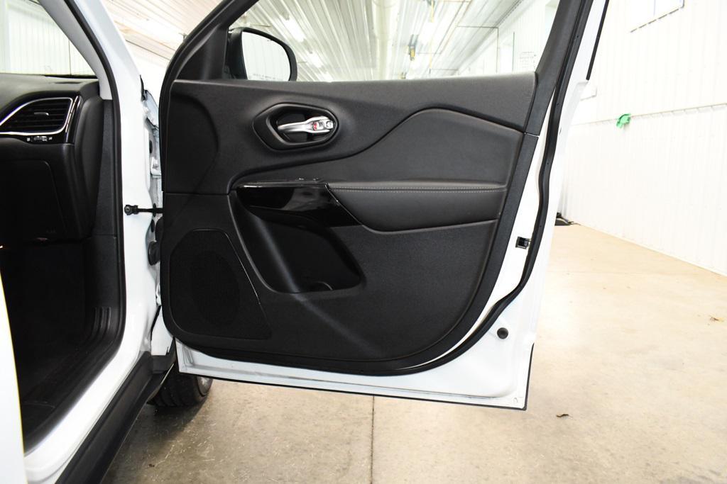 used 2023 Jeep Cherokee car, priced at $22,880