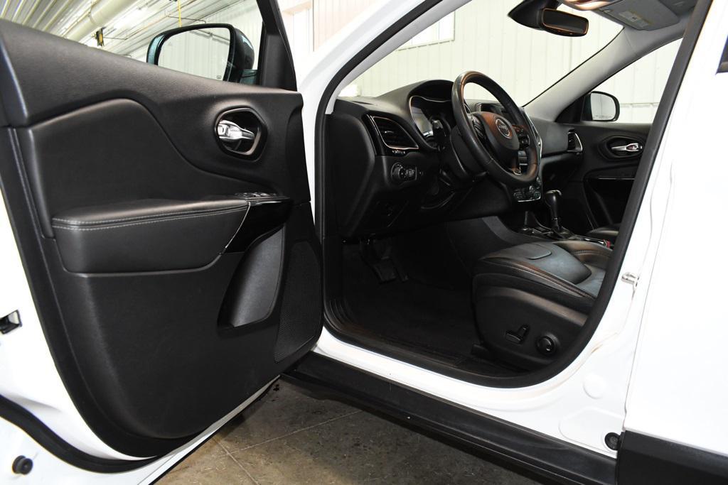 used 2023 Jeep Cherokee car, priced at $22,880