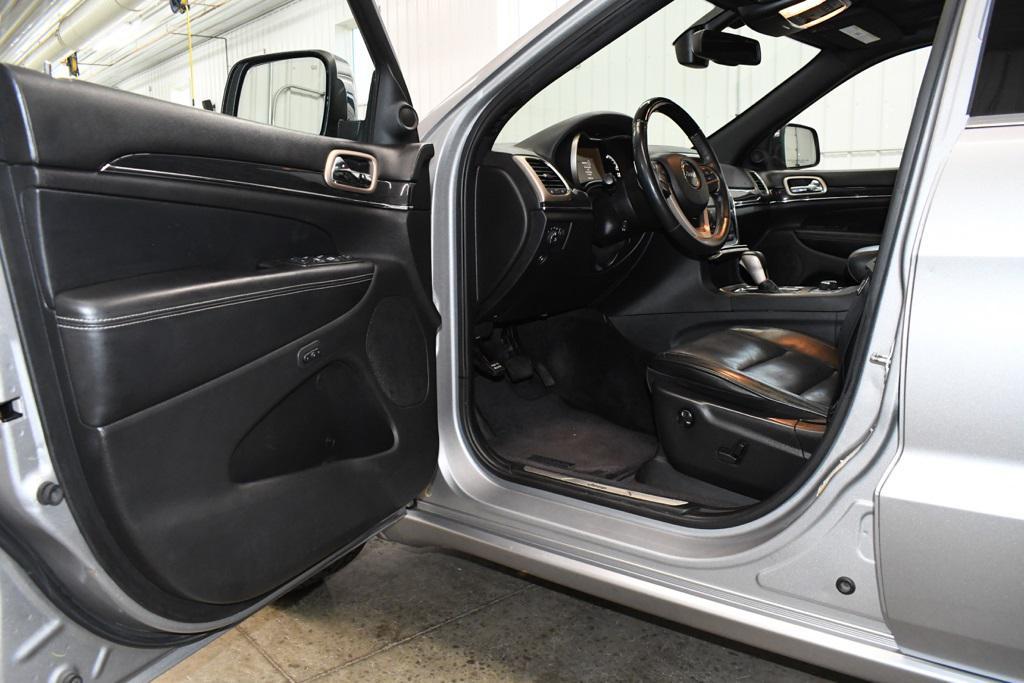 used 2016 Jeep Grand Cherokee car, priced at $20,880