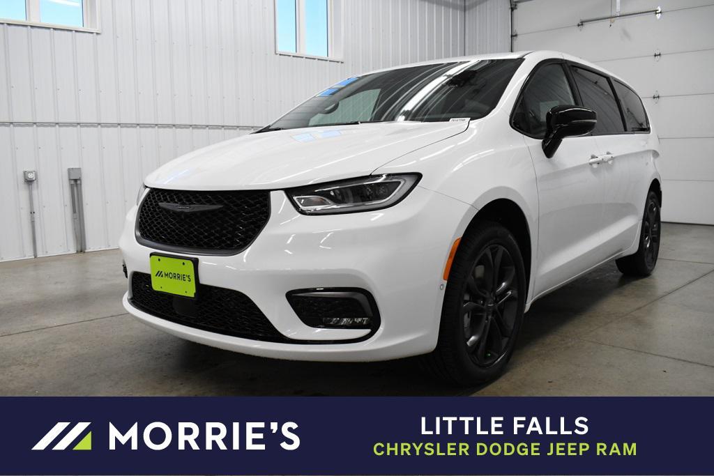 new 2026 Chrysler Pacifica car, priced at $47,175