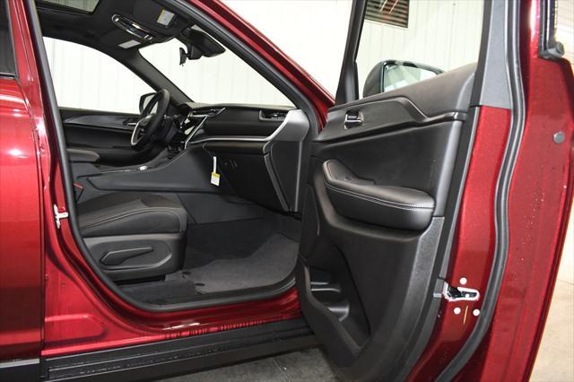 new 2025 Jeep Grand Cherokee car, priced at $42,267