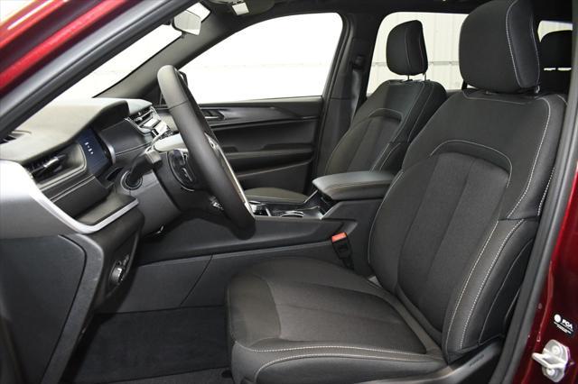 new 2025 Jeep Grand Cherokee car, priced at $42,267