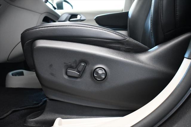 used 2023 Chrysler Pacifica car, priced at $24,380