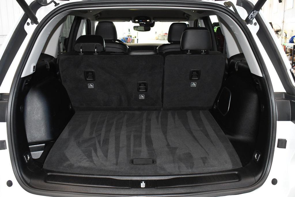 used 2022 Jeep Grand Cherokee car, priced at $29,980