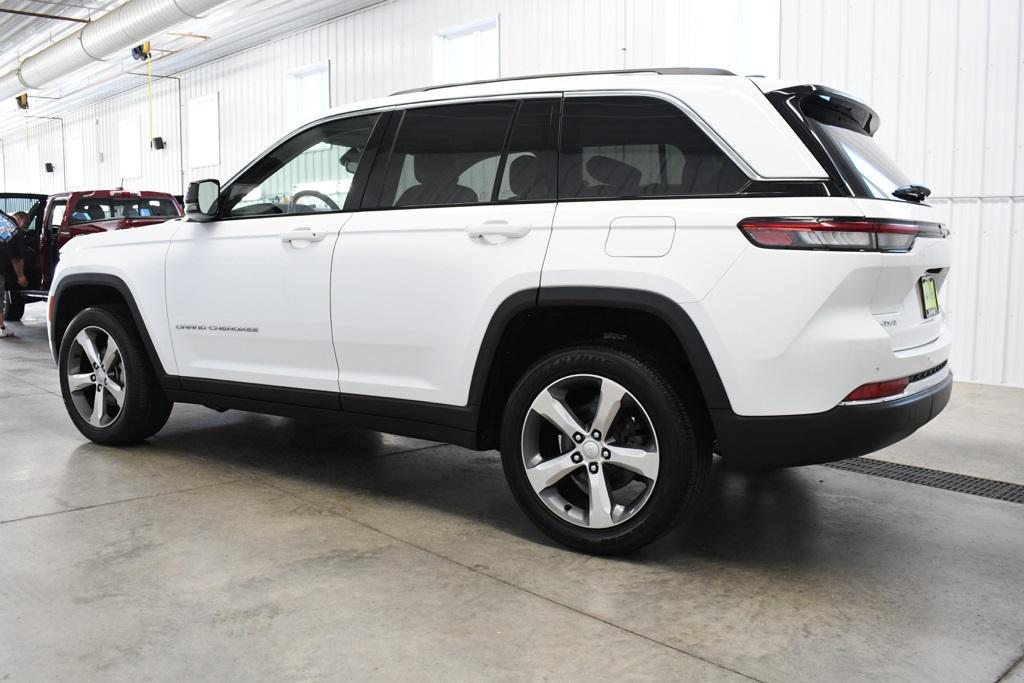 used 2022 Jeep Grand Cherokee car, priced at $29,980