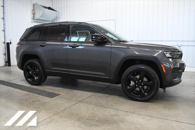 new 2024 Jeep Grand Cherokee car, priced at $46,290