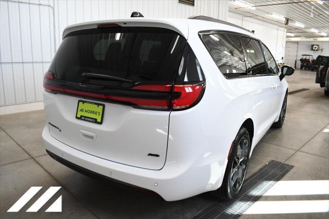 new 2024 Chrysler Pacifica car, priced at $45,728