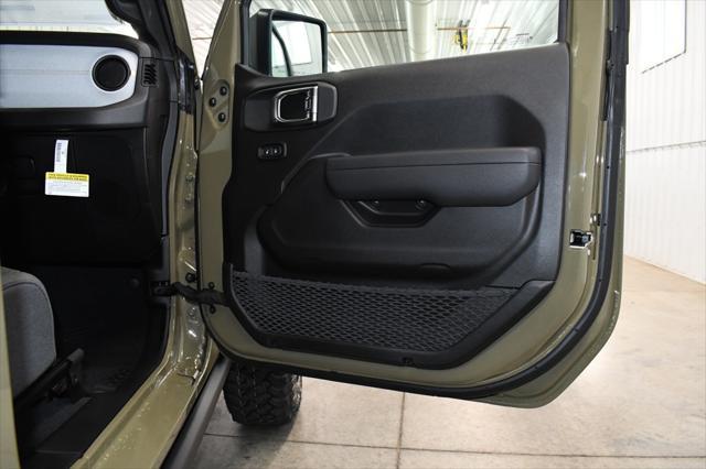 new 2025 Jeep Wrangler car, priced at $41,921