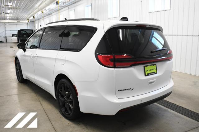 new 2024 Chrysler Pacifica car, priced at $43,078