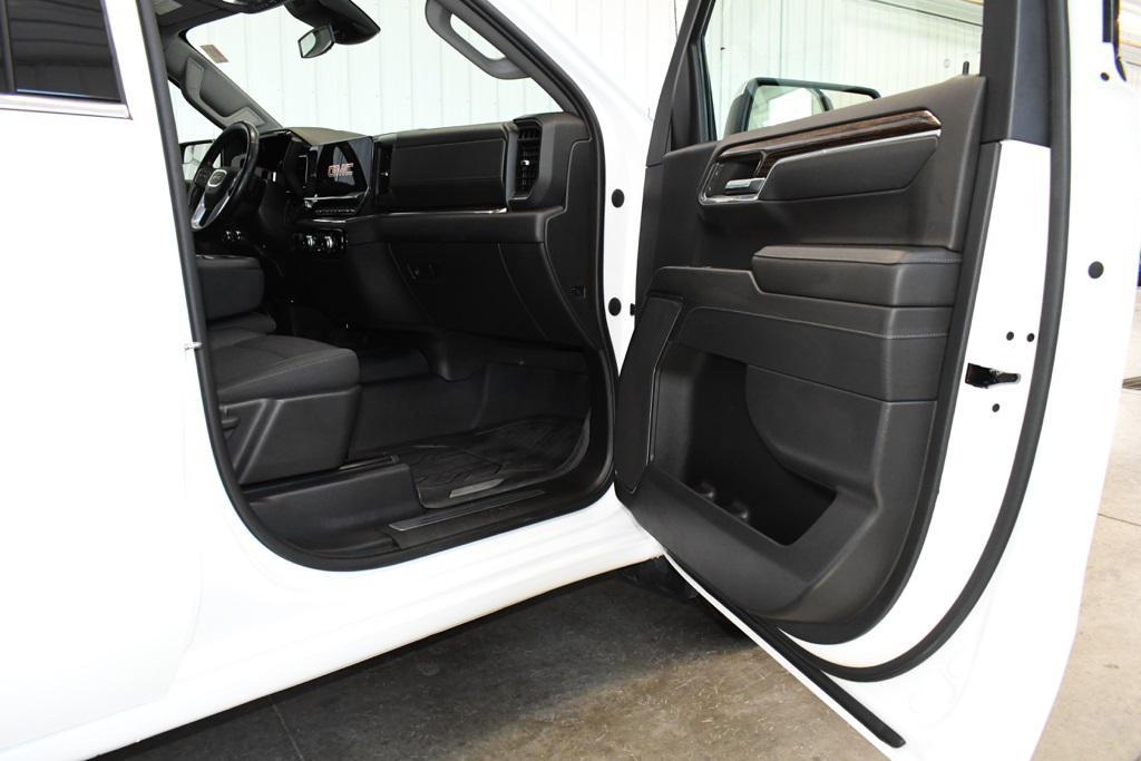 used 2023 GMC Sierra 1500 car, priced at $37,880