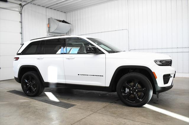 new 2024 Jeep Grand Cherokee car, priced at $41,575