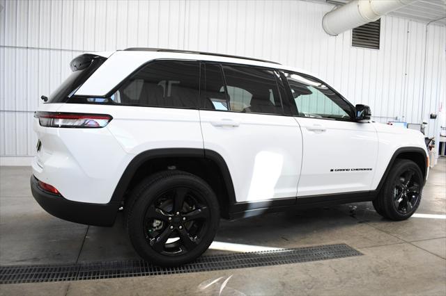 new 2024 Jeep Grand Cherokee car, priced at $41,575