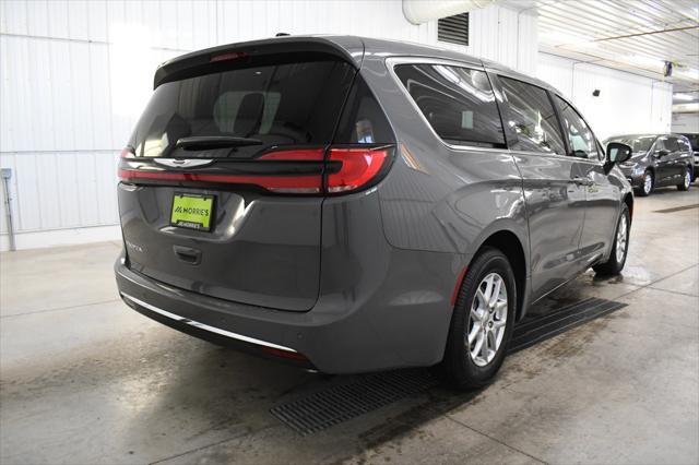 new 2025 Chrysler Pacifica car, priced at $41,640