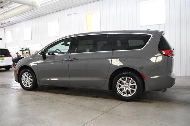 new 2025 Chrysler Pacifica car, priced at $41,640