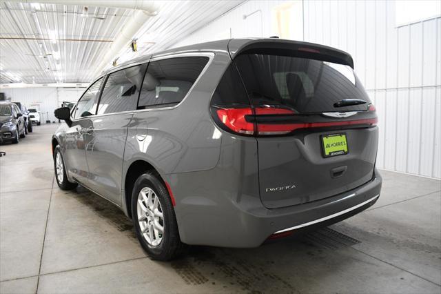 new 2025 Chrysler Pacifica car, priced at $41,640