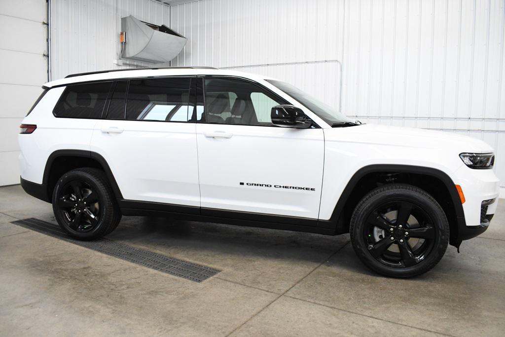 new 2025 Jeep Grand Cherokee L car, priced at $49,015