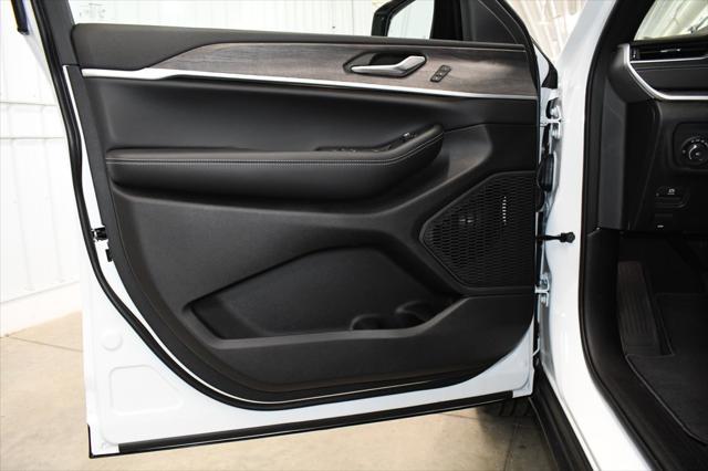 new 2025 Jeep Grand Cherokee L car, priced at $47,620