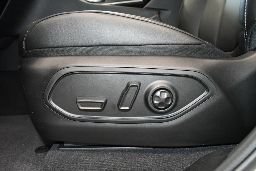 new 2025 Jeep Grand Cherokee L car, priced at $49,015