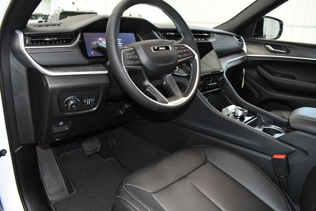 new 2025 Jeep Grand Cherokee L car, priced at $49,015