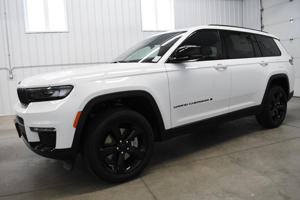 new 2025 Jeep Grand Cherokee L car, priced at $49,015
