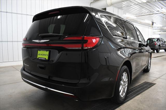 new 2025 Chrysler Pacifica car, priced at $41,867
