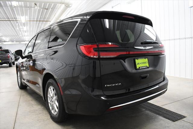 new 2025 Chrysler Pacifica car, priced at $41,867
