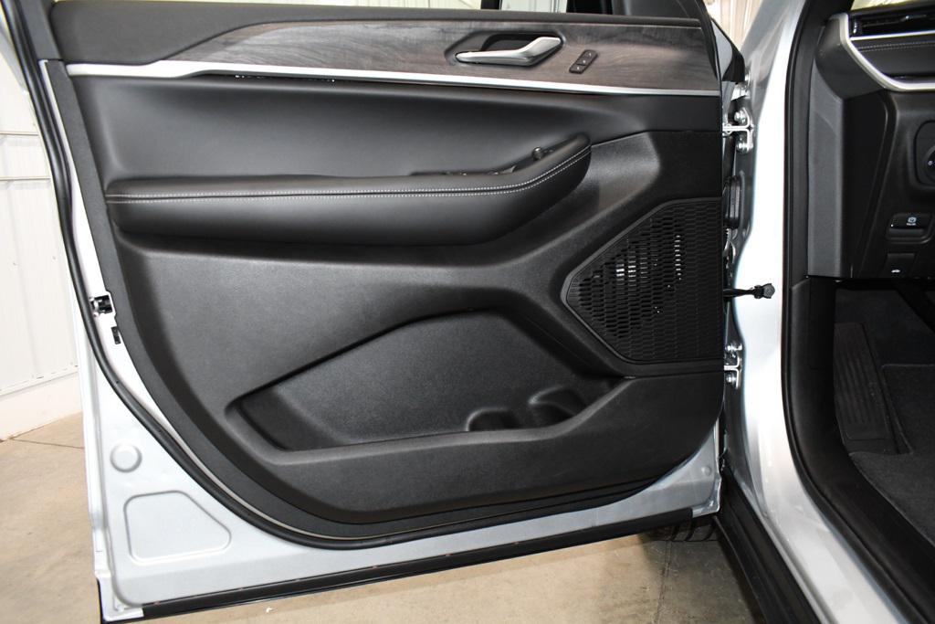 new 2025 Jeep Grand Cherokee L car, priced at $47,551