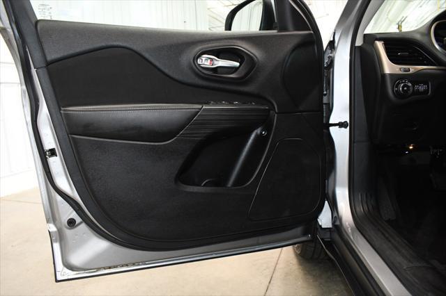 used 2016 Jeep Cherokee car, priced at $11,490