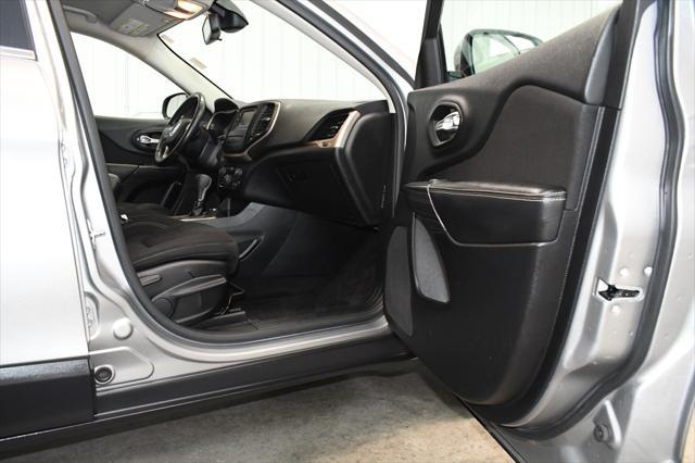 used 2016 Jeep Cherokee car, priced at $11,490