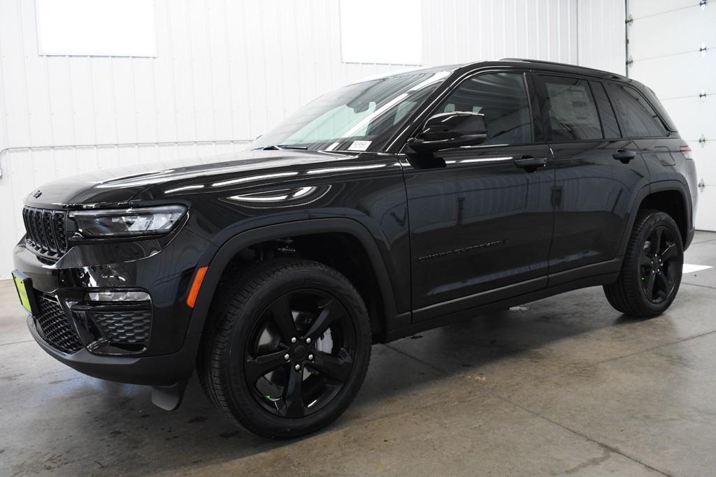 new 2025 Jeep Grand Cherokee car, priced at $47,841