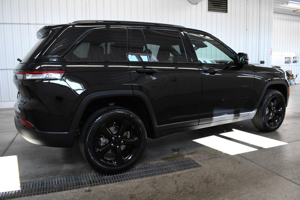 new 2025 Jeep Grand Cherokee car, priced at $47,841