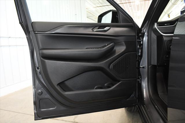 new 2025 Jeep Grand Cherokee L car, priced at $46,725