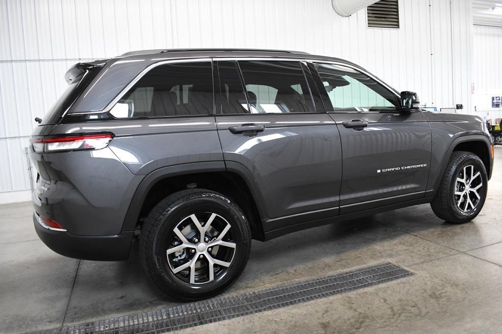 new 2025 Jeep Grand Cherokee car, priced at $45,513