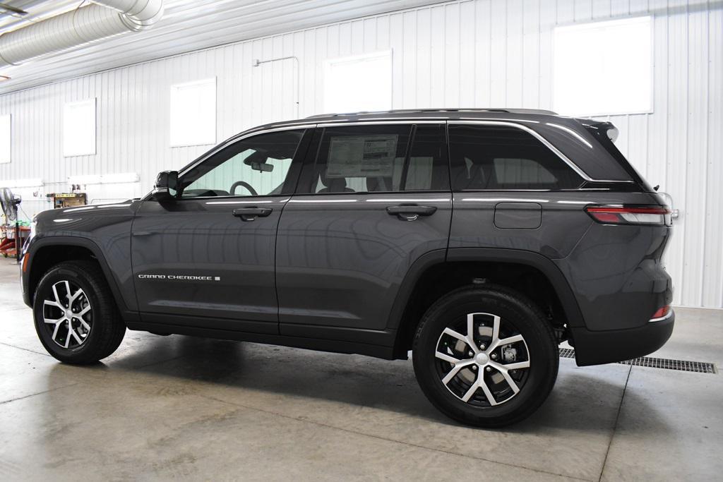 new 2025 Jeep Grand Cherokee car, priced at $45,513