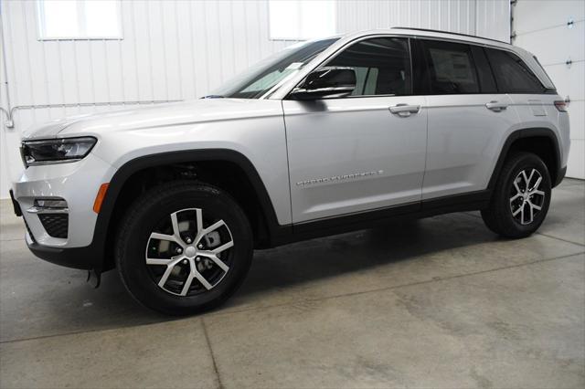 new 2025 Jeep Grand Cherokee car, priced at $45,626