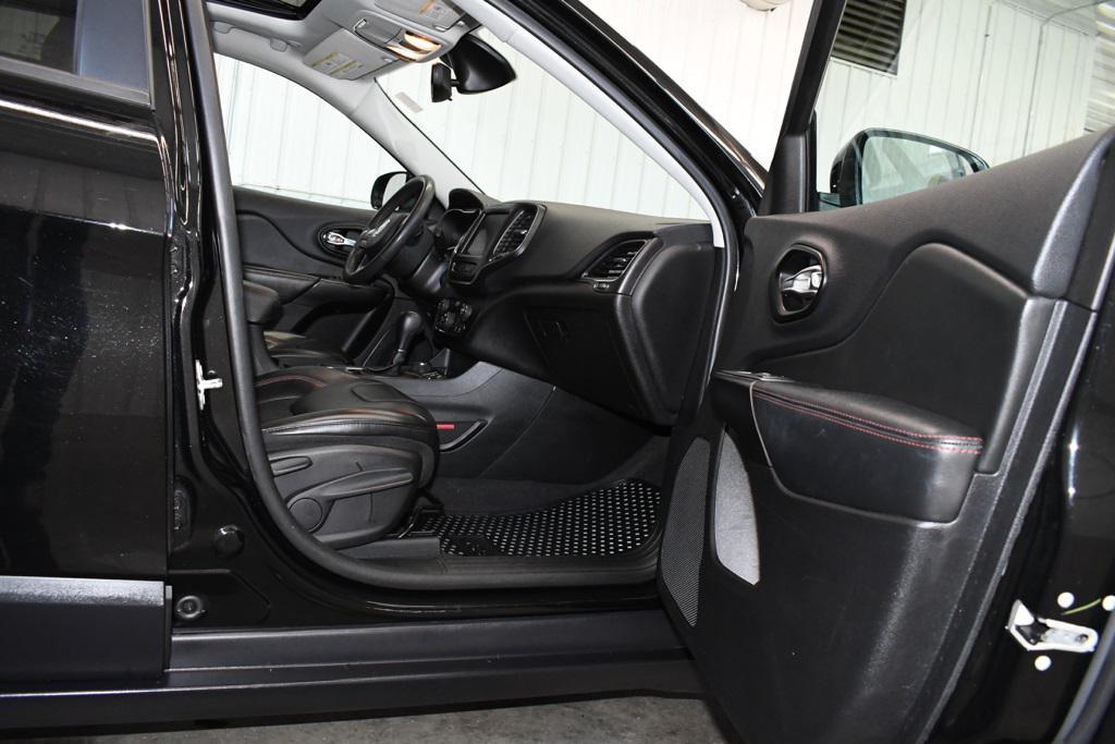 used 2022 Jeep Cherokee car, priced at $25,780