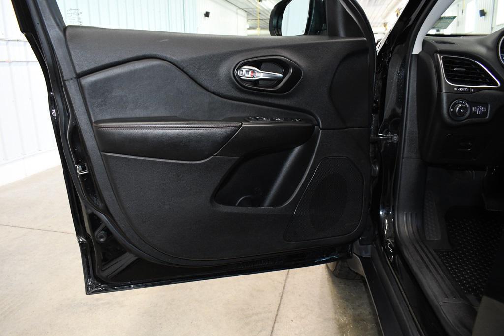 used 2022 Jeep Cherokee car, priced at $25,780