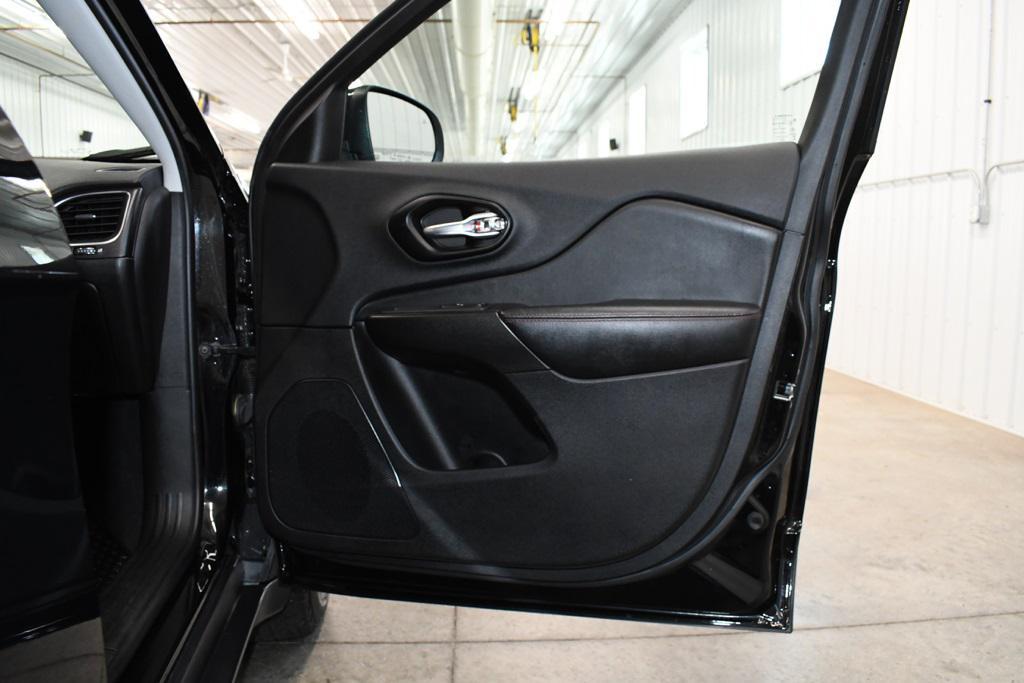 used 2022 Jeep Cherokee car, priced at $25,780