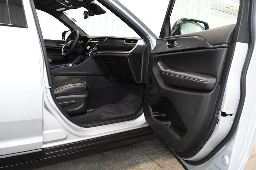 used 2024 Jeep Grand Cherokee L car, priced at $34,680