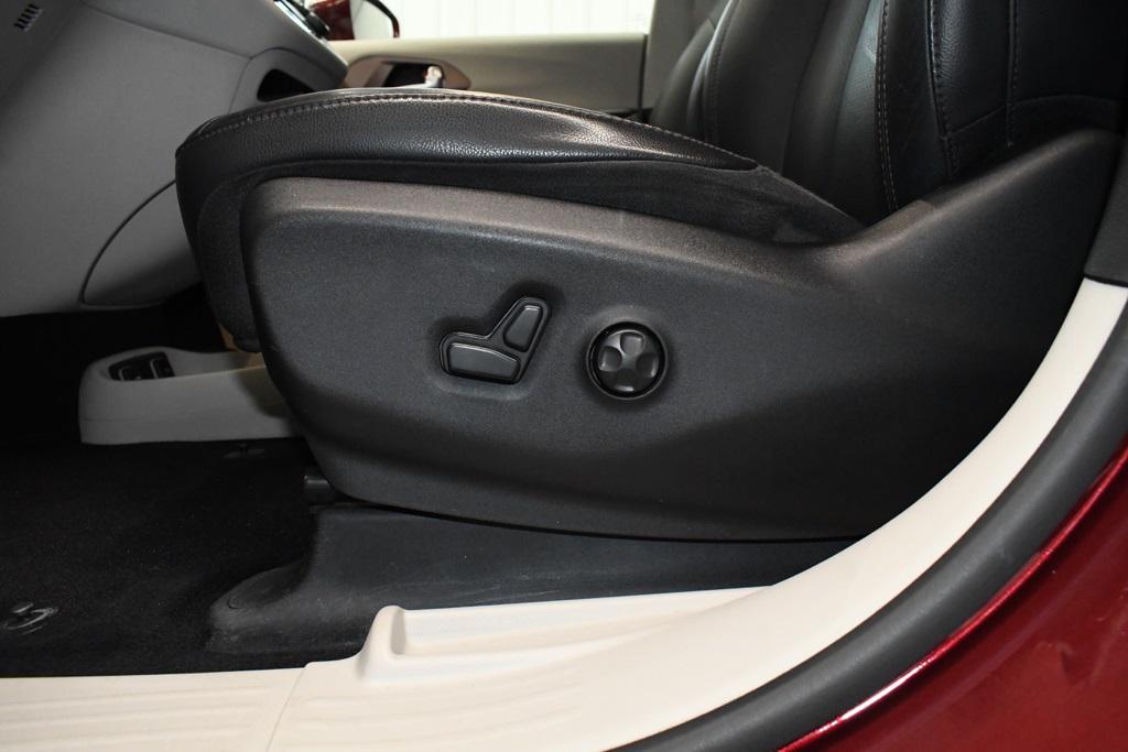 used 2019 Chrysler Pacifica car, priced at $16,880