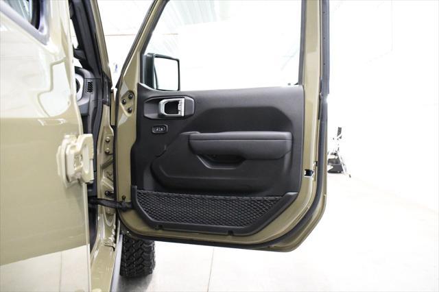 new 2025 Jeep Wrangler car, priced at $47,975