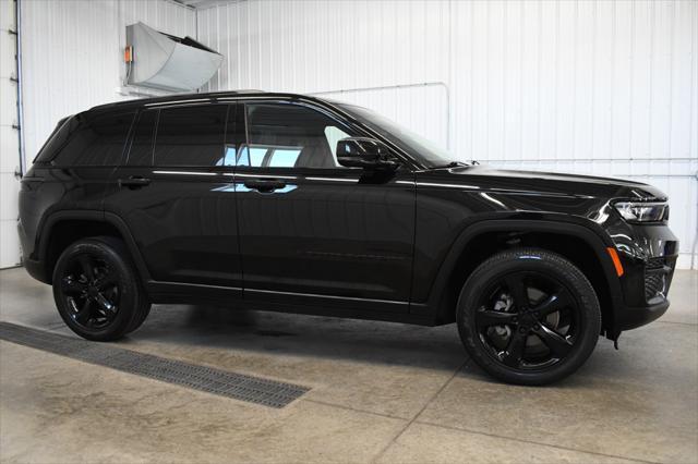 used 2022 Jeep Grand Cherokee car, priced at $29,990