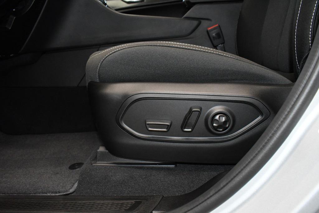 new 2025 Jeep Grand Cherokee car, priced at $42,052