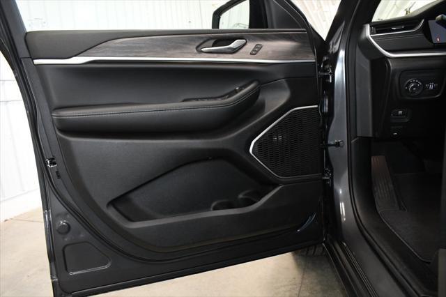 new 2025 Jeep Grand Cherokee car, priced at $55,566