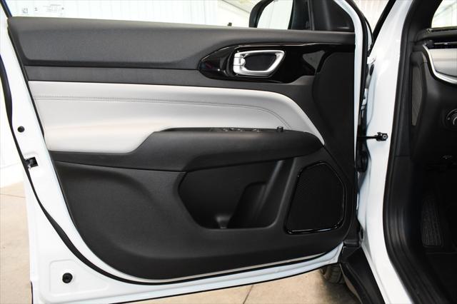 new 2025 Jeep Compass car, priced at $31,340